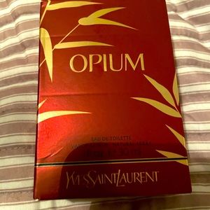 Yves Saint Laurent Opium Perfume